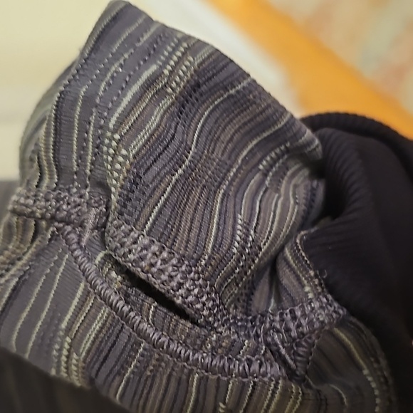 259. Lululemon Daily Practice Jacket - Picture 9 of 12